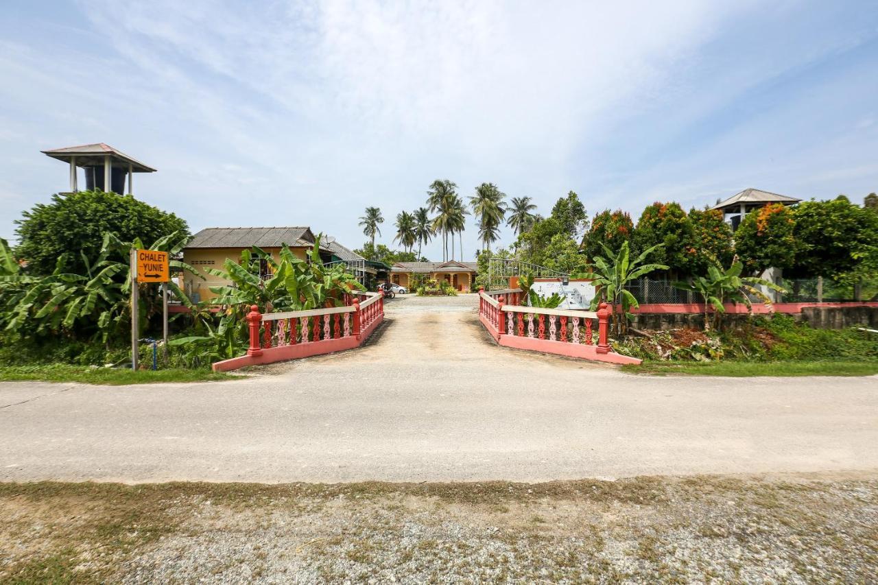 Oyo 89887 Chalet Yunie Marang Eksteriør bilde