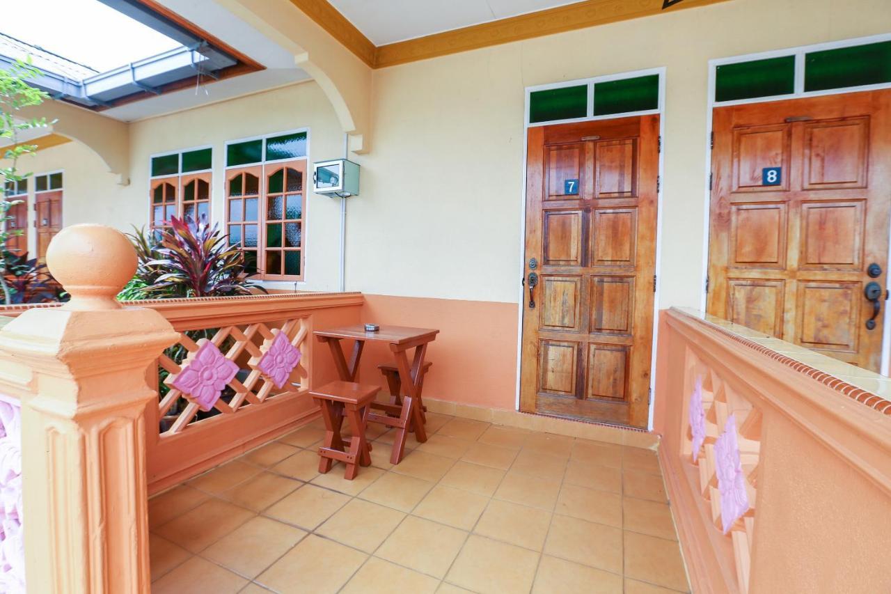 Oyo 89887 Chalet Yunie Marang Eksteriør bilde