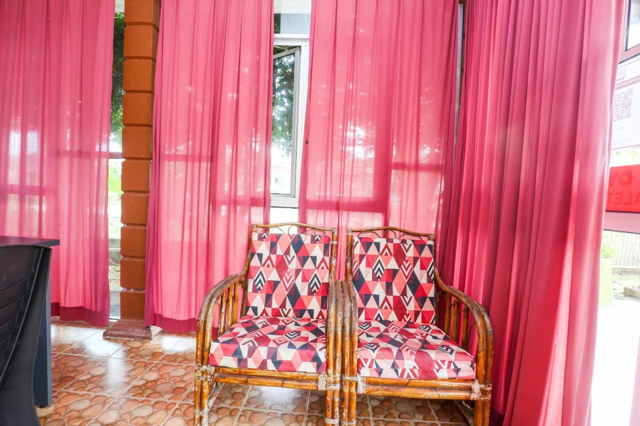 Oyo 89887 Chalet Yunie Marang Eksteriør bilde