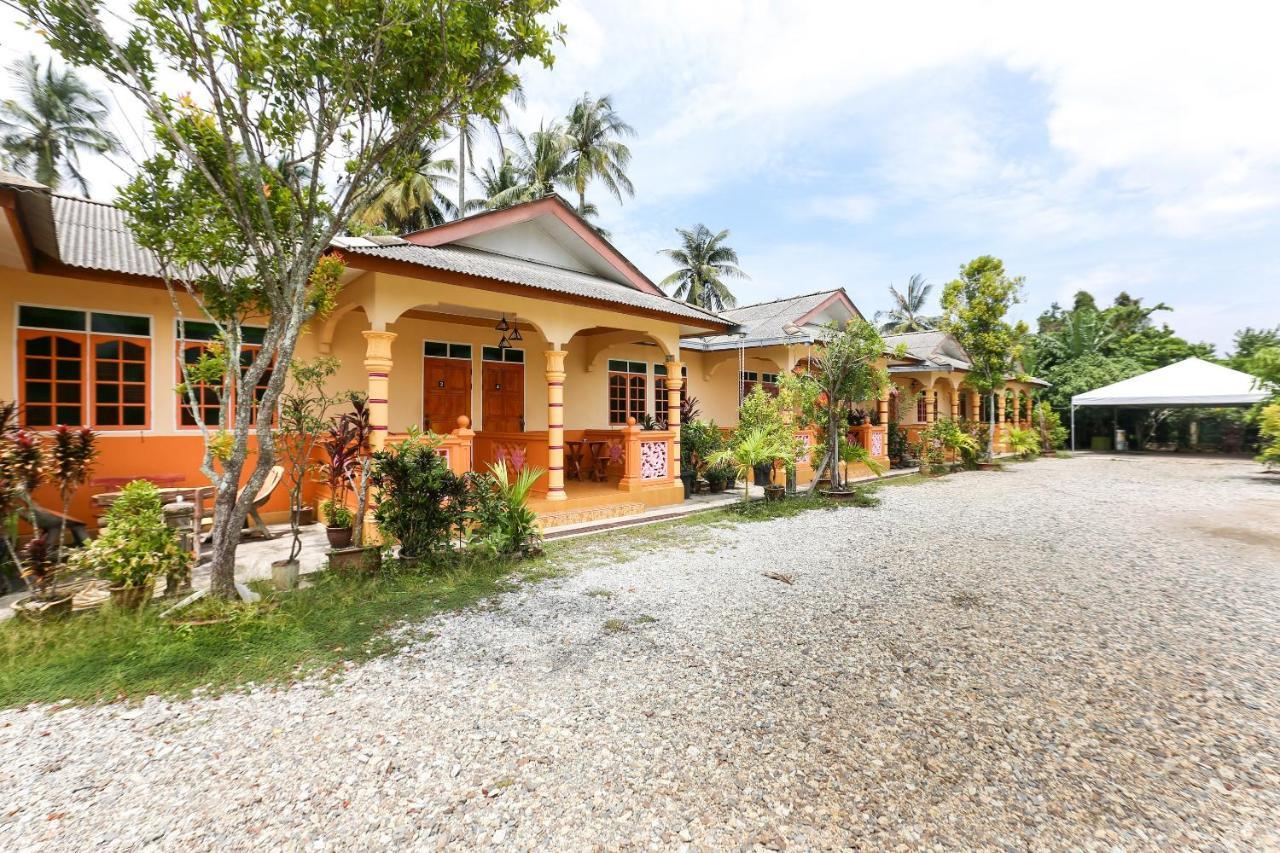 Oyo 89887 Chalet Yunie Marang Eksteriør bilde