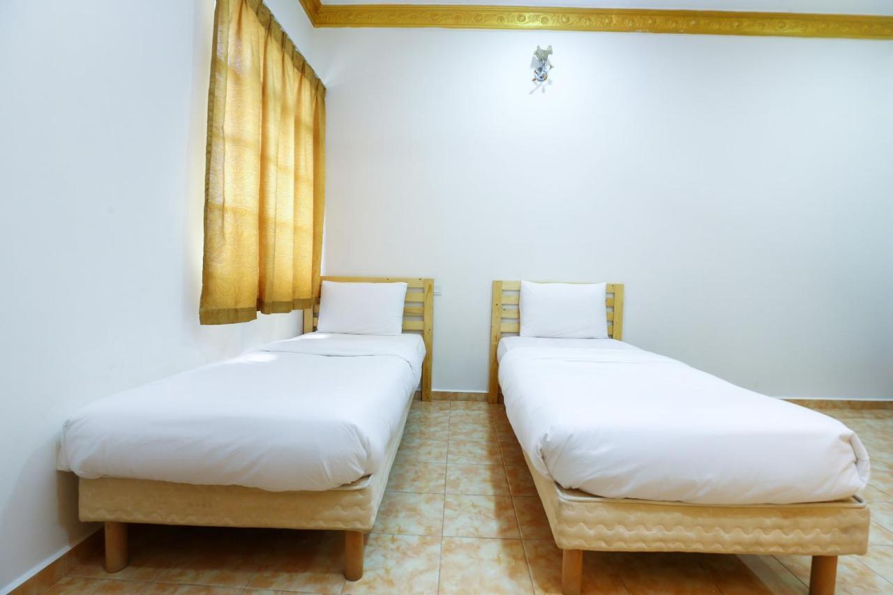 Oyo 89887 Chalet Yunie Marang Eksteriør bilde