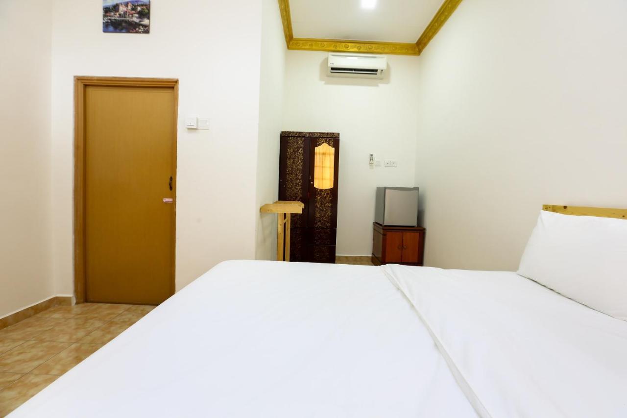 Oyo 89887 Chalet Yunie Marang Eksteriør bilde