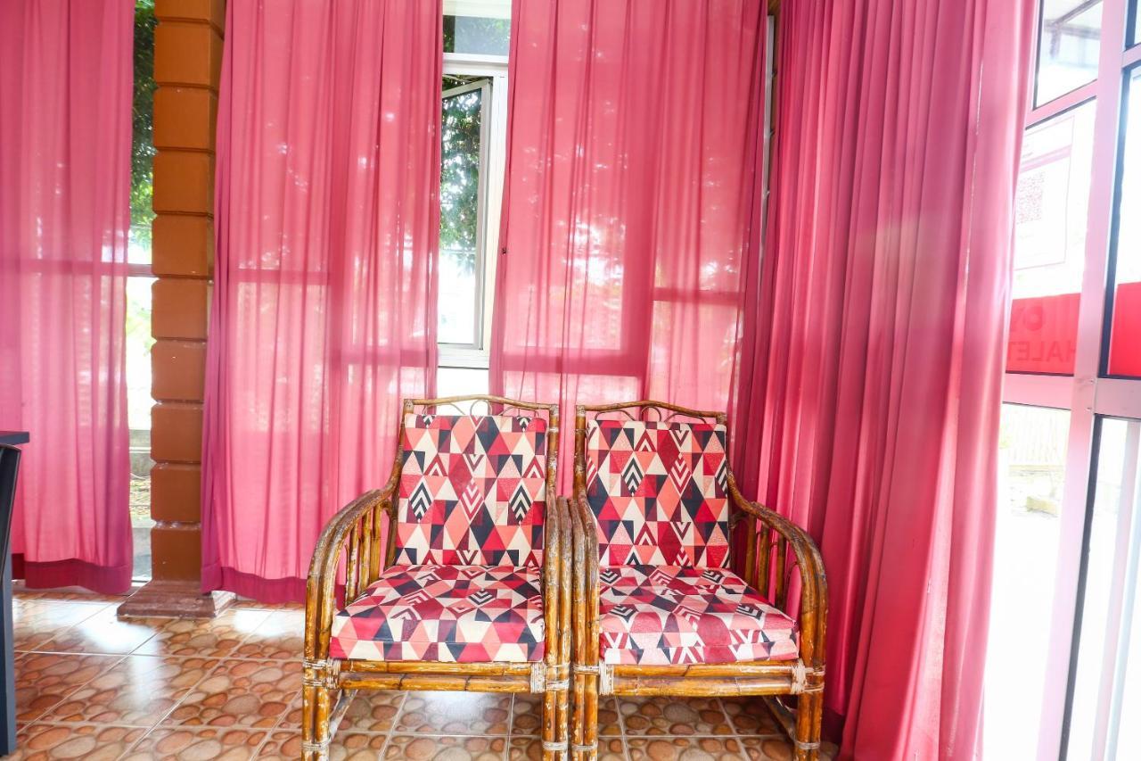 Oyo 89887 Chalet Yunie Marang Eksteriør bilde